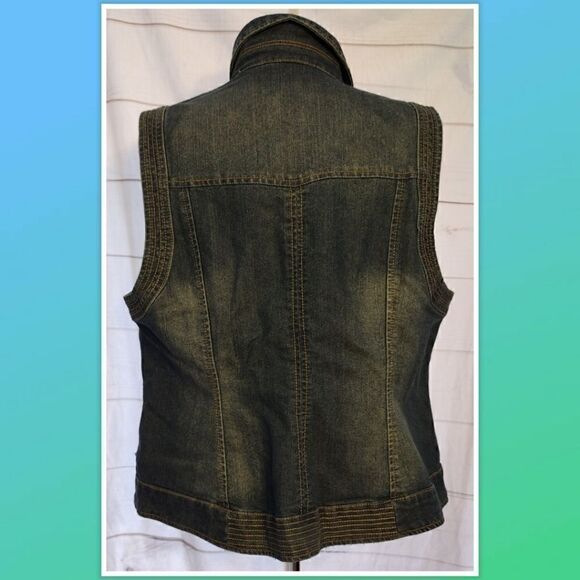 NWT CJ Banks Denim Vest 80's 90's themed Blue Jean 100% Cotton Zipper Front Zip - Picture 3 of 6